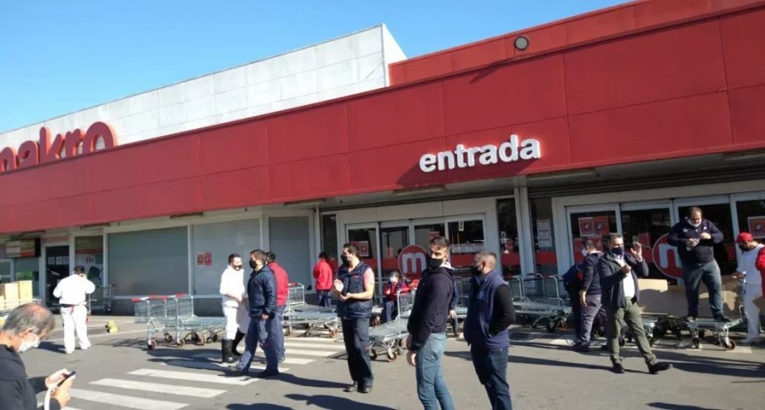 Makro se va de la Argentina: el mayorista puso en venta sus activos por un valor de USD 200 millones
