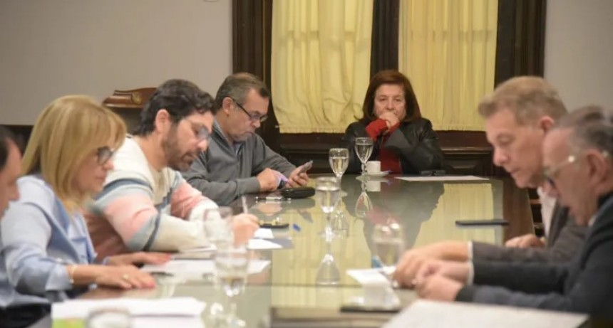 Senadores y Educación: reunión para analizar el proyecto que introduce modificaciones en el Estatuto Docente