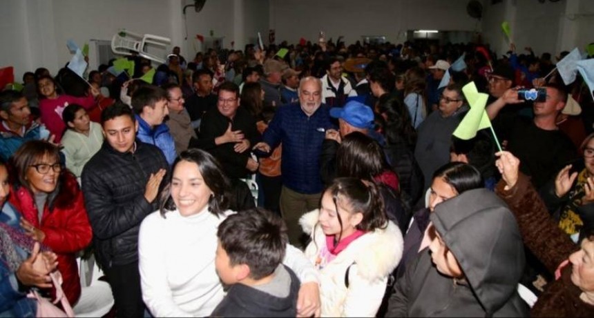 ECO recorrió localidades del interior con propuestas y comprometiéndose con vecinos