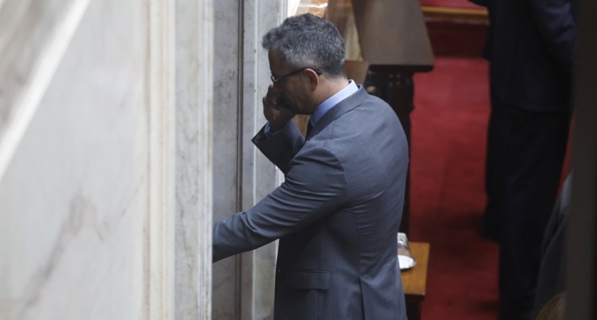 El Gobierno se comió una paliza en Diputados: la oposición aprobó Libra, Garrahan y rechazó cinco decretos de Milei