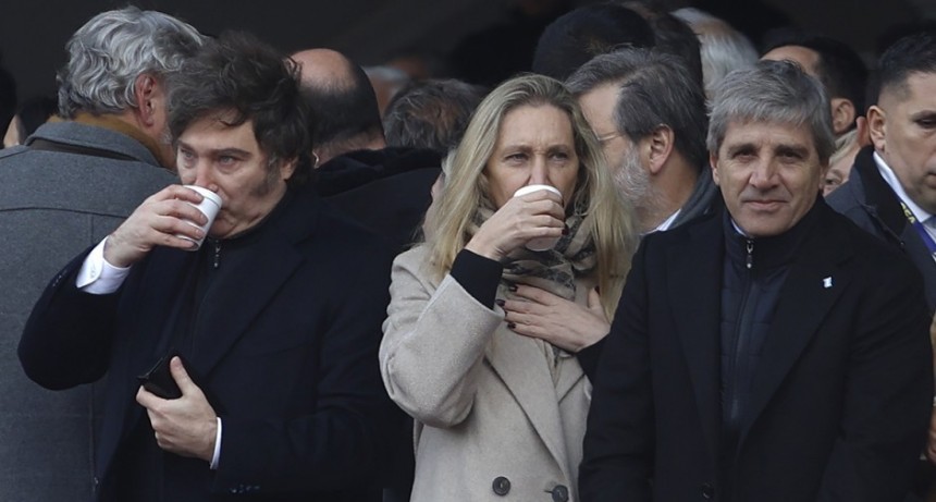 Preocupación en el Gobierno por los jóvenes decepcionados con Milei que no irían a votar: Uno de cada dos desocupados es sub 30