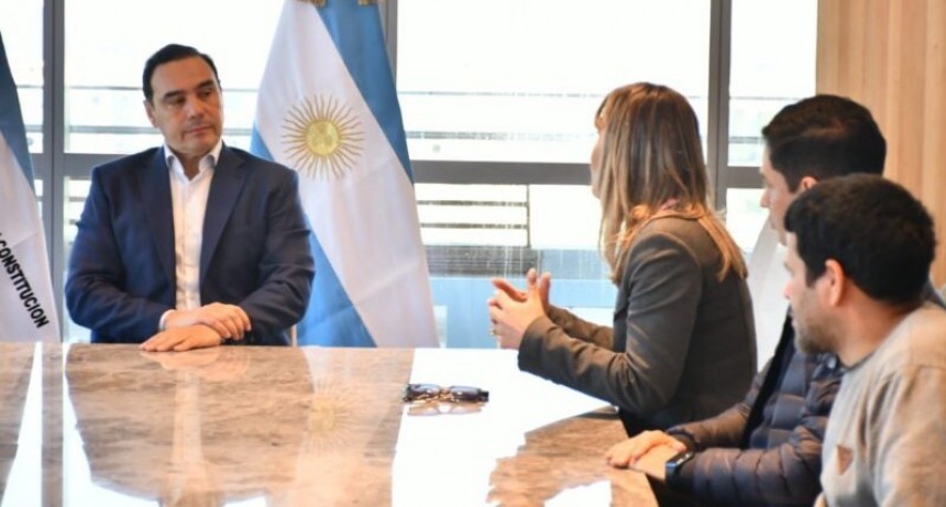 Valdés y su gabinete analizan la crisis laboral en Tapebicuá