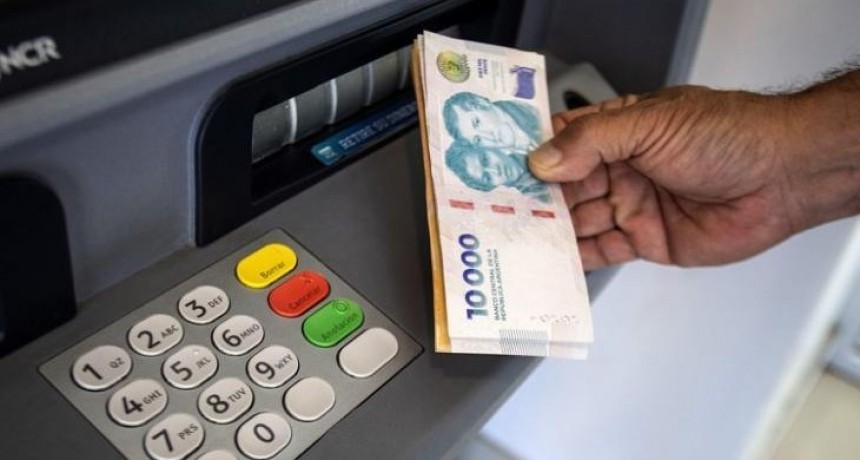 Desde el lunes 25 de agosto se pagan los sueldos a estatales provinciales