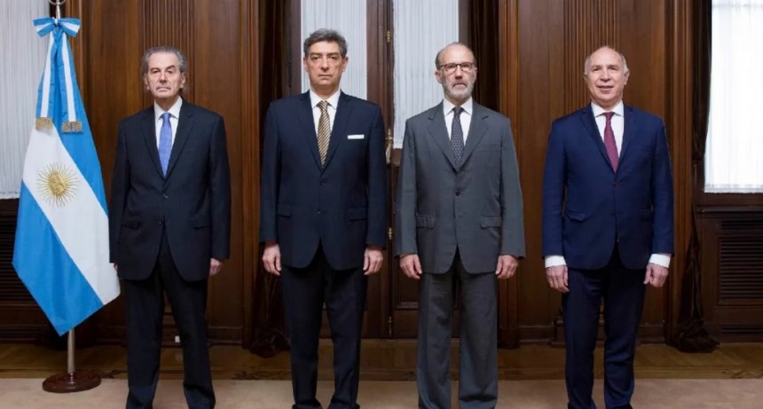 La Corte pondrá límites en lo económico en caso de dolarización