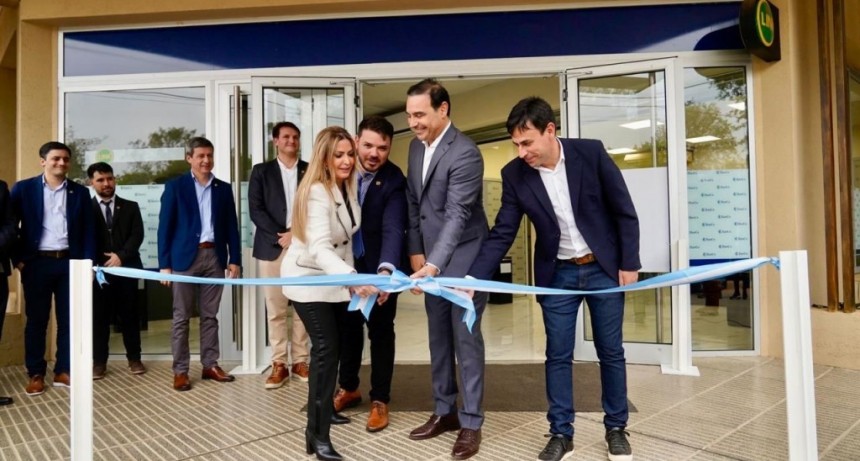 Valdés inauguró la nueva sucursal del Banco de Corrientes en Loreto