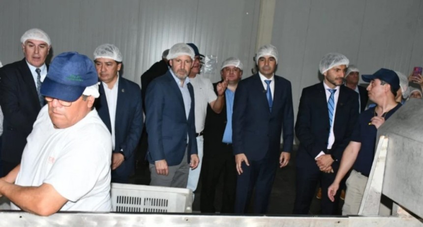 Valdés inauguró una industria cítrica en Bella Vista