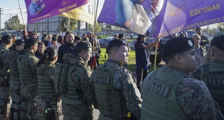El operativo piedrazos fracasó y Milei tuvo un cierre de campaña deslucido 