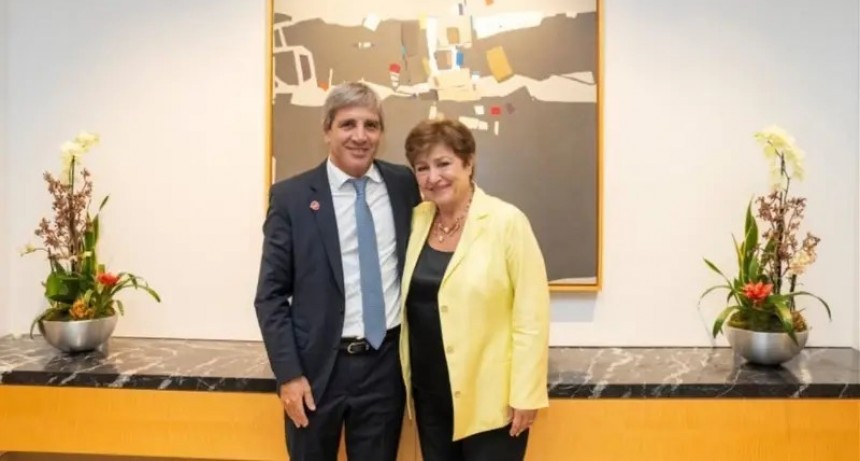 El FMI teme por una recesión: Georgieva habló con Caputo y tras la derrota electoral y pidió aflojar el ajuste