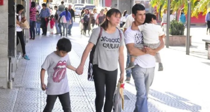 A las familias les resulta cada vez más difícil no caer en la pobreza