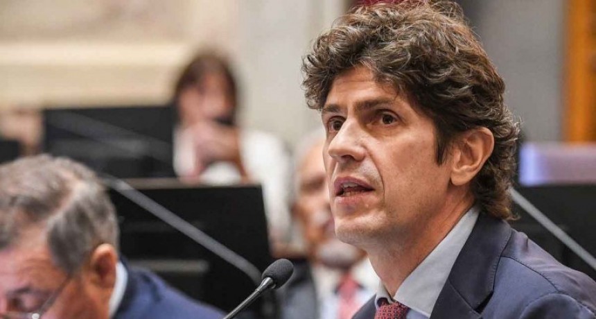 La advertencia de Lousteau a los legisladores de la UCR para que no apoyen el veto de Milei