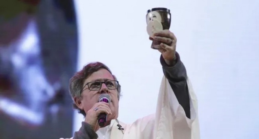 Teléfono celestial para Javier Milei: duro mensaje del arzobispo García Cuerva en Luján
