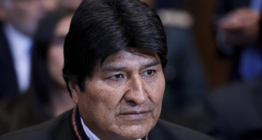 Tensión en Bolivia: persiguieron al auto de Evo Morales, le dispararon más de 20 veces veces e hirieron a su chofer
