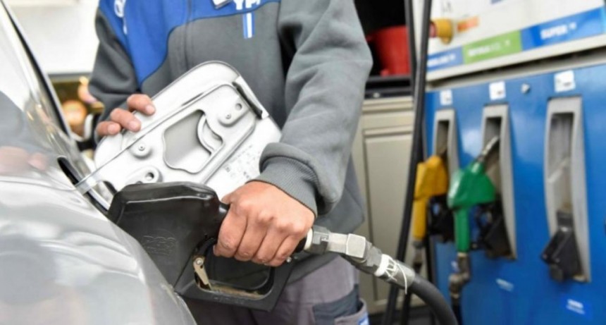 Combustibles: confirman que suben como mínimo 4% las naftas y el gasoil a partir del viernes 1 de noviembre