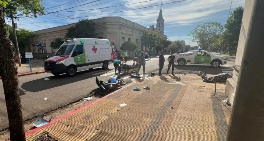 Grave choque en Santo Tomé dejó varios heridos y una menor fue derivada a Capital