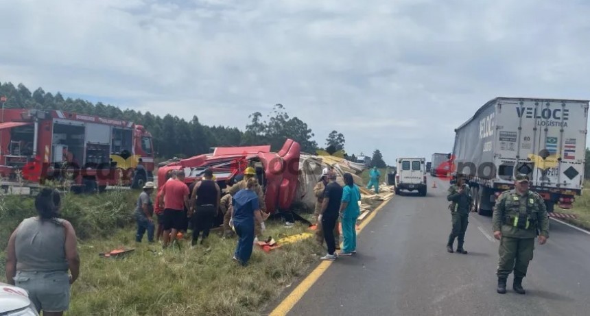 Un herido tras despiste y vuelco por Ruta Nacional 14 en Corrientes
