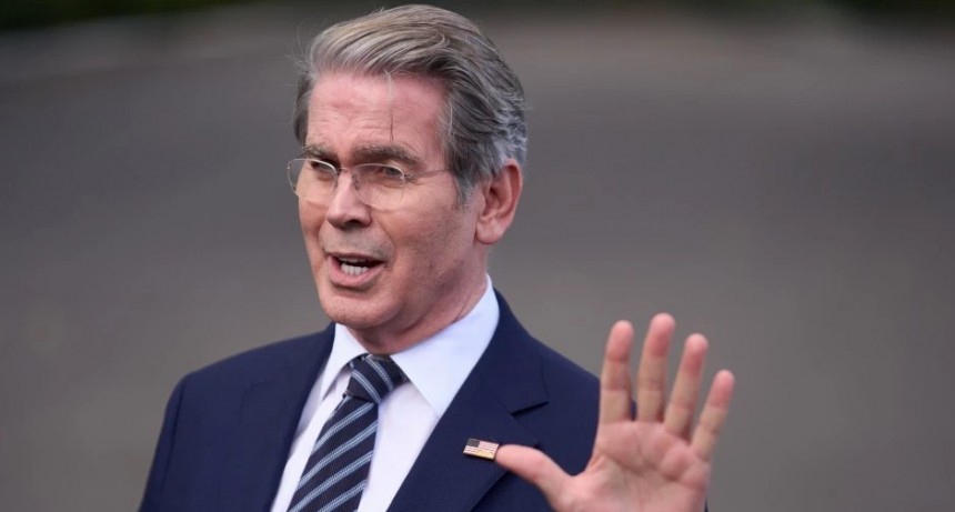 El Tesoro gastó USD 1.800 millones en sostener el peso: 