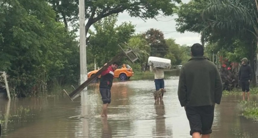 Son 137 los evacuados en San Luis del Palmar y habilitan un nuevo refugio