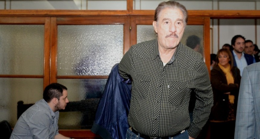 Más de 200 dirigentes históricos del radicalismo salieron a pedir el voto a Massa