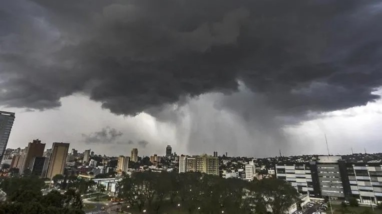 Al menos cinco muertos y más de 130 heridos por un feroz tornado en el sur de Brasil
