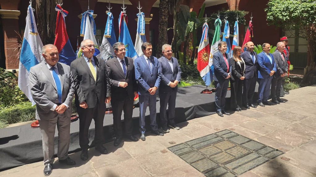 Gobernadores del Norte Grande pedirán audiencia a Milei