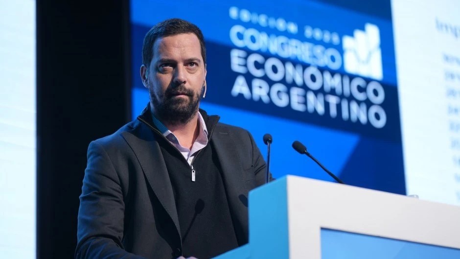 Las coimas ahora golpean al equipo económico, Caputo tuvo que echar al segundo de Lavigne