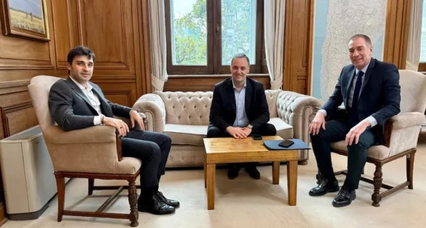 Santilli abrió la ronda de diálogo y Valdés espera su turno con planteos