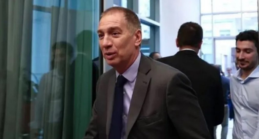 Santilli llega a Corrientes para avanzar con el Presupuesto