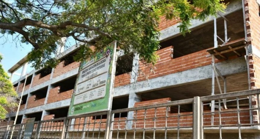 La Nación paralizó obras en 59 escuelas de Corrientes: hay 700 despedidos