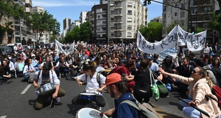 Para evitar piquetes, el Gobierno aplicará sanciones a quienes corten las calles