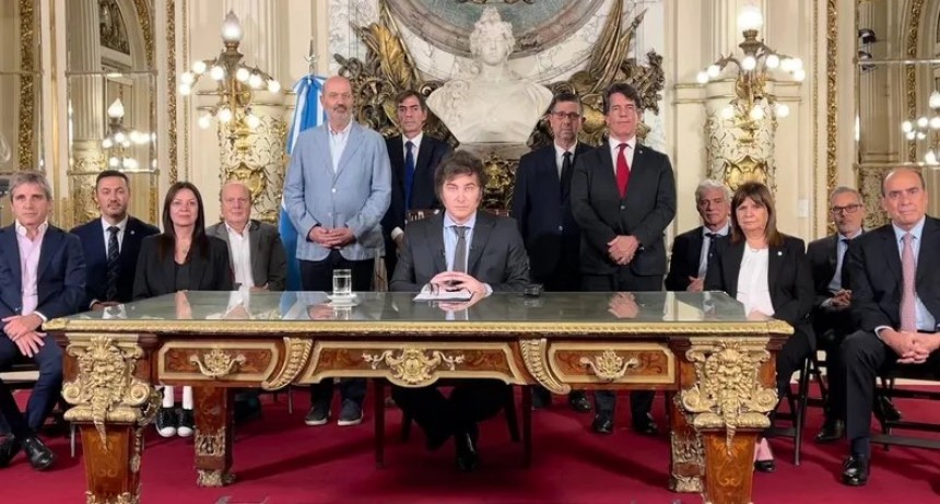 Decretazo, desguace del Estado y mercado sin piedad