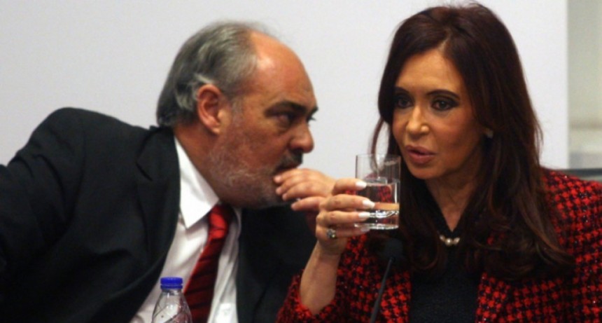 Cristina quedó en el centro de la escena