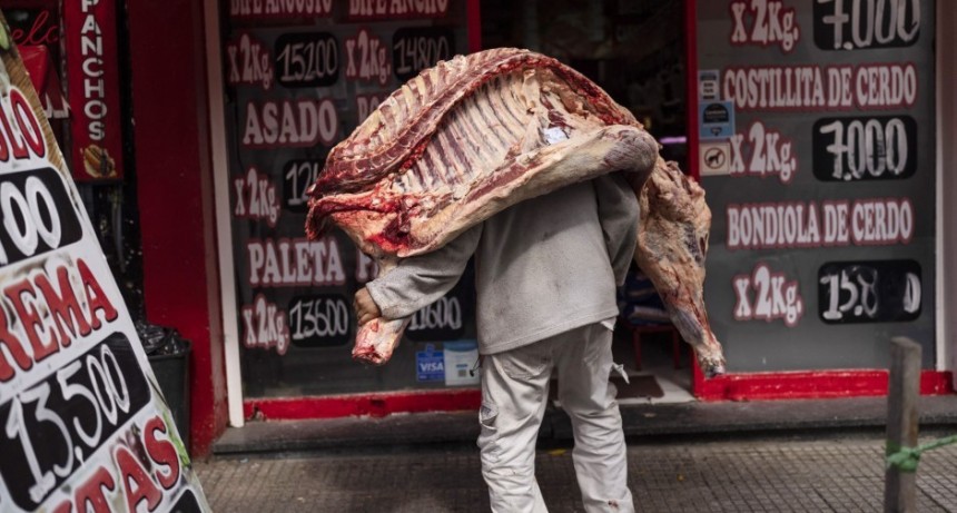 Se desploma el consumo de carne y crecen los asaltos a camiones frigoríficos