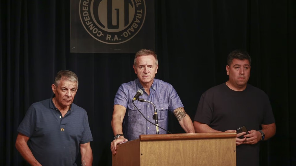 La CGT cruzó a Sturzenegger por la reforma laboral