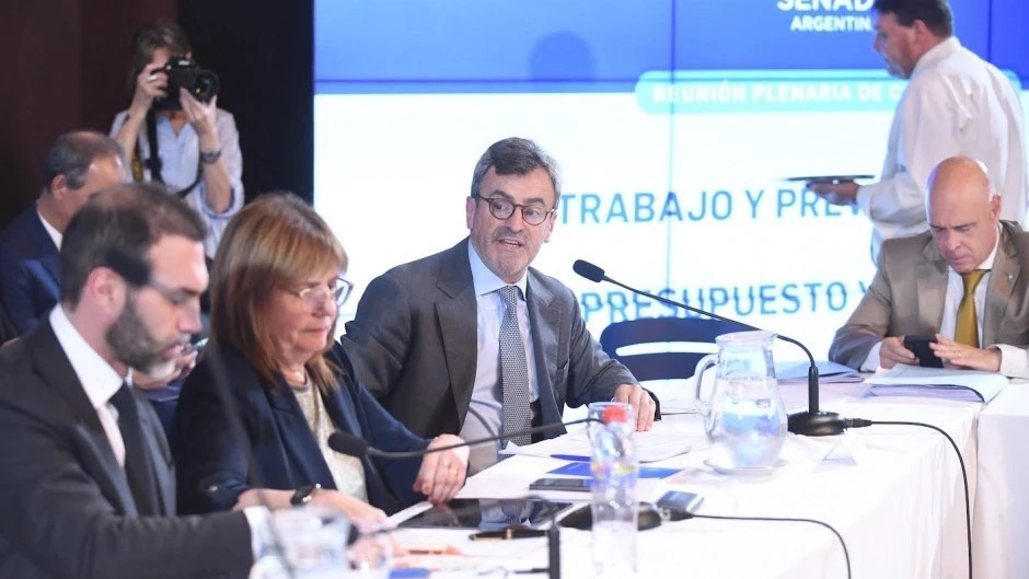 Se rebelan los senadores y la reforma laboral pasa para el año que viene: 