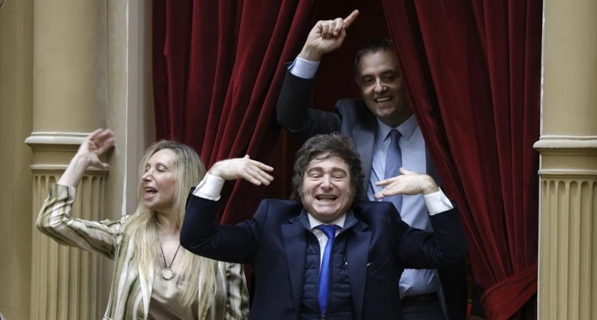 Milei analiza una reforma política para prohibir los frentes y complicar al peronismo