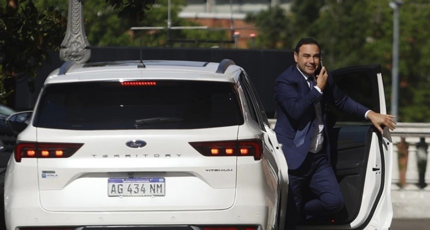 Furioso porque LLA votó en contra del Presupuesto en Corrientes, Valdés amaga con complicar el Senado